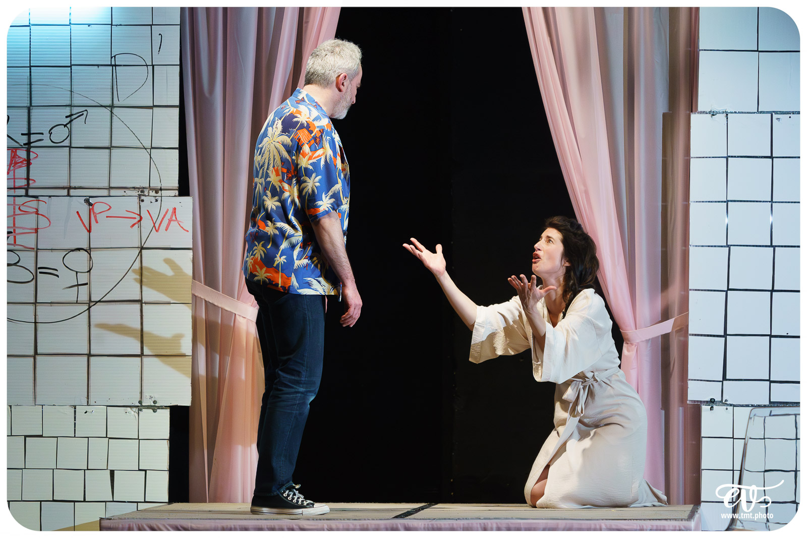 TMTPHOTO 2025.03.05 DERRIERE LE HUBLOT SE CACHE PARFOIS DU LINGE (LES FILLES DE SIMONE) 035